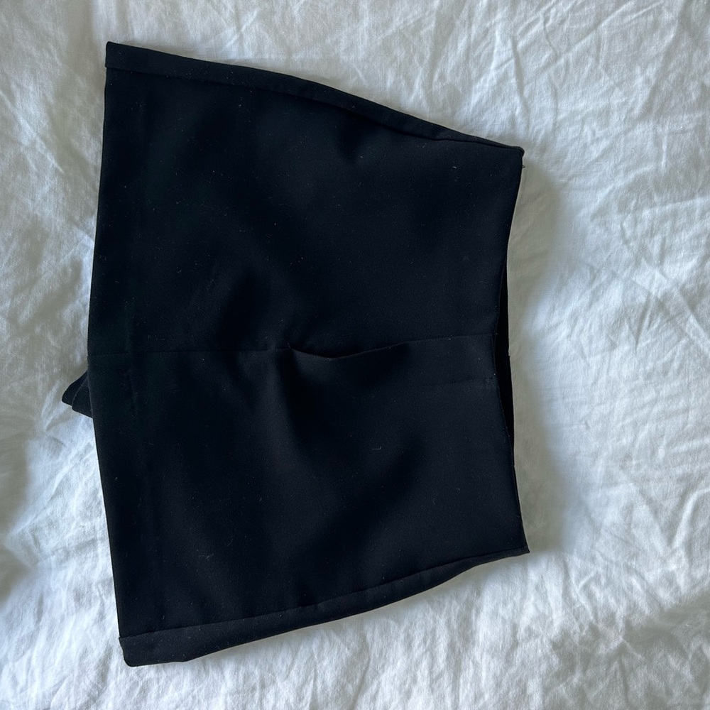 Black Zara mini skort
